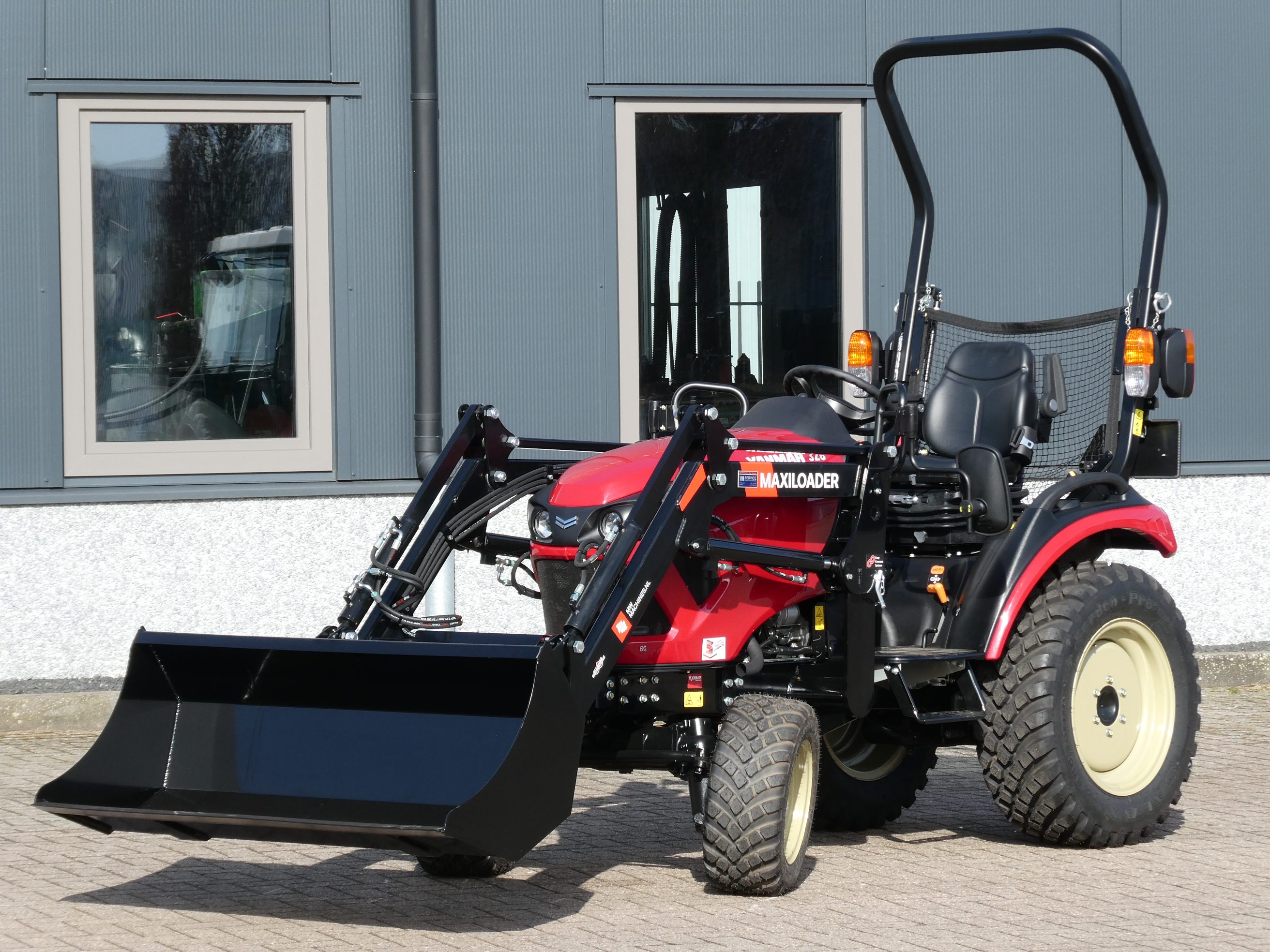 2025 Yanmar SA326 4wd HST